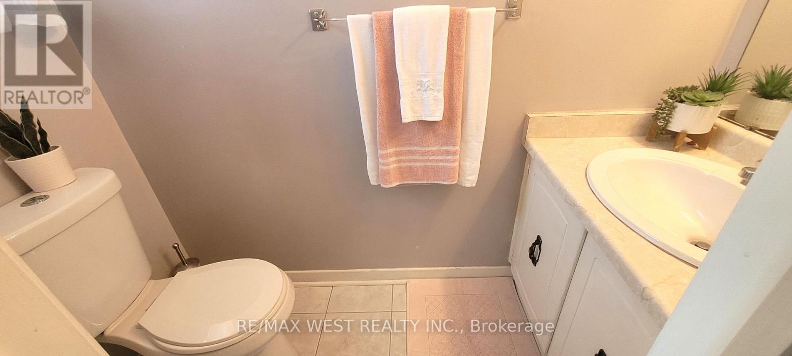 Property at 30 - 15 GUILDWOOD PARKWAY image 5