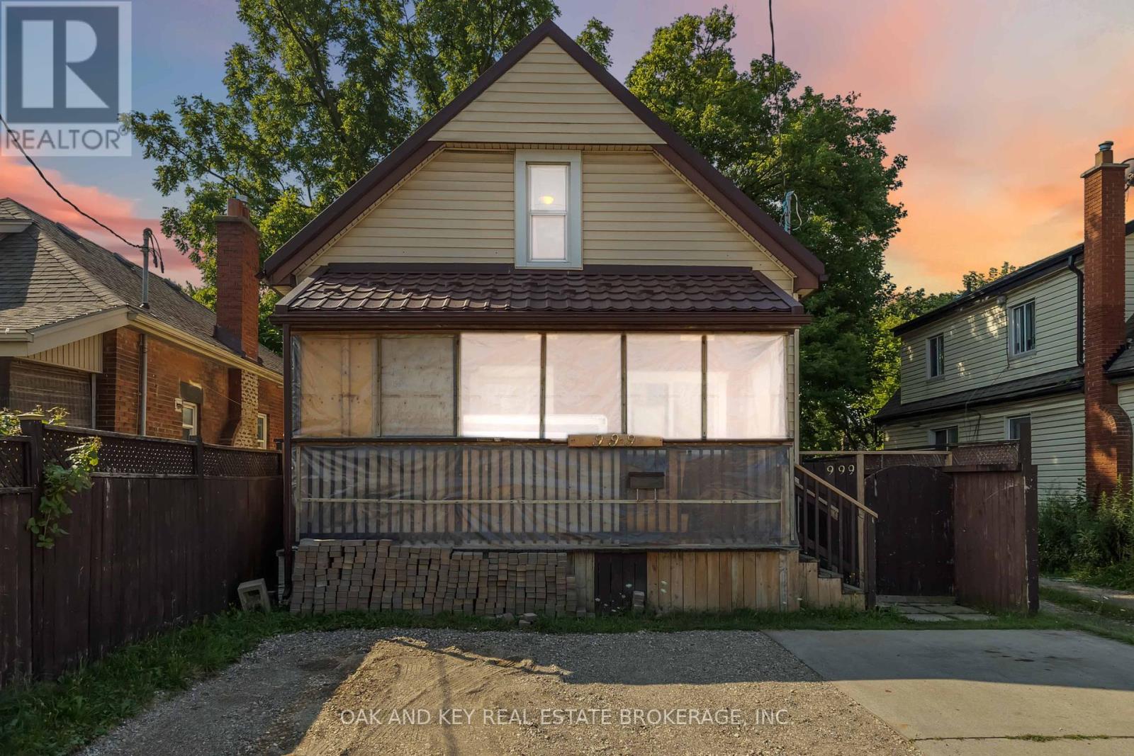 999 OXFORD STREET E, London East, Ontario