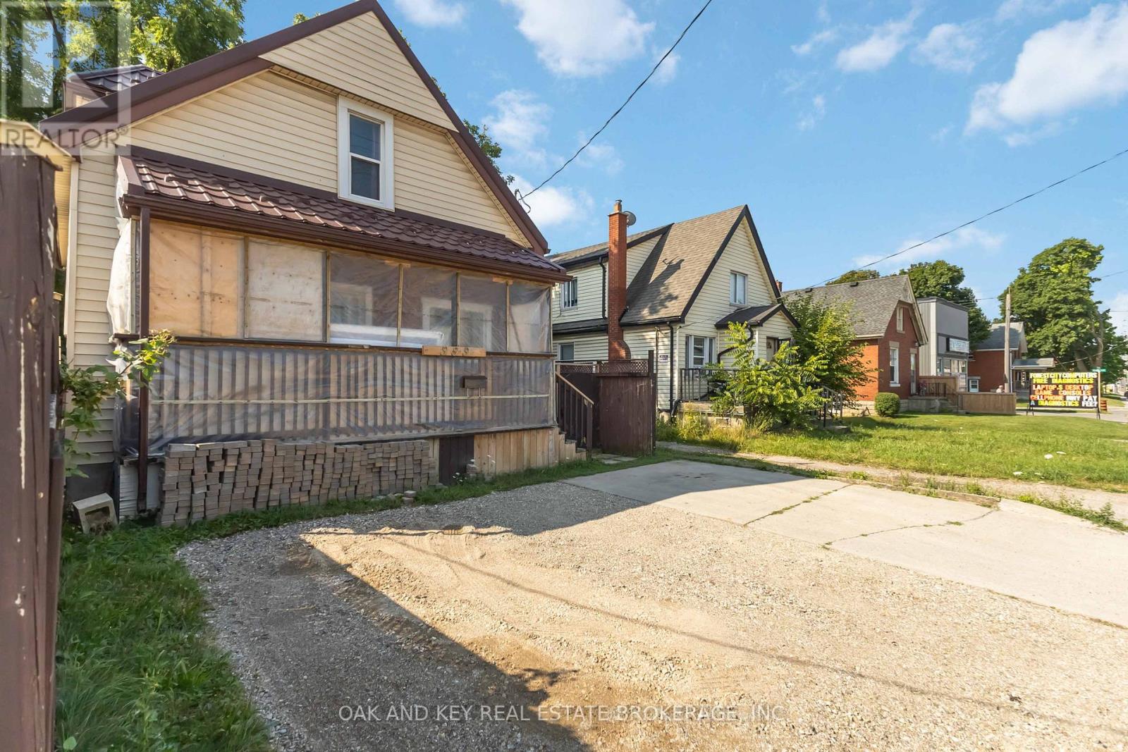 999 Oxford Street E, London East, Ontario  N5Y 3K6 - Photo 2 - X12323193