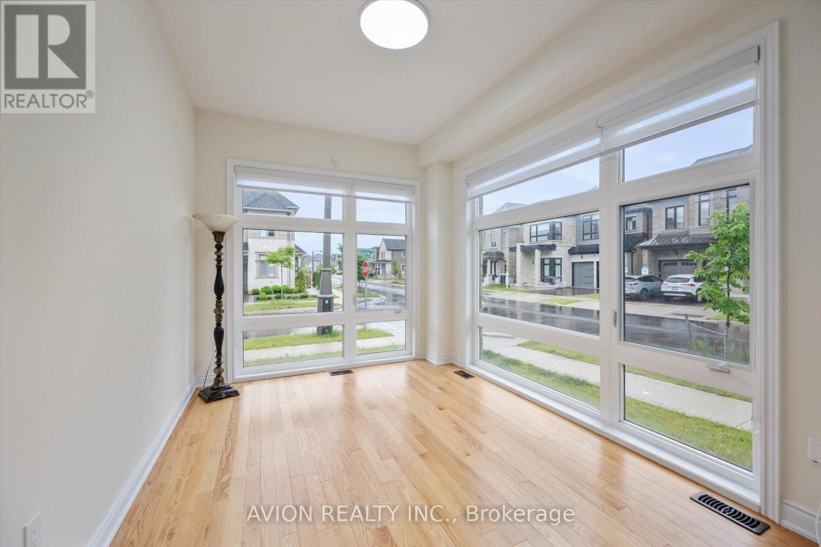 2417 Edward Leaver Trail, Oakville, Ontario  L6M 5L6 - Photo 4 - W12323173