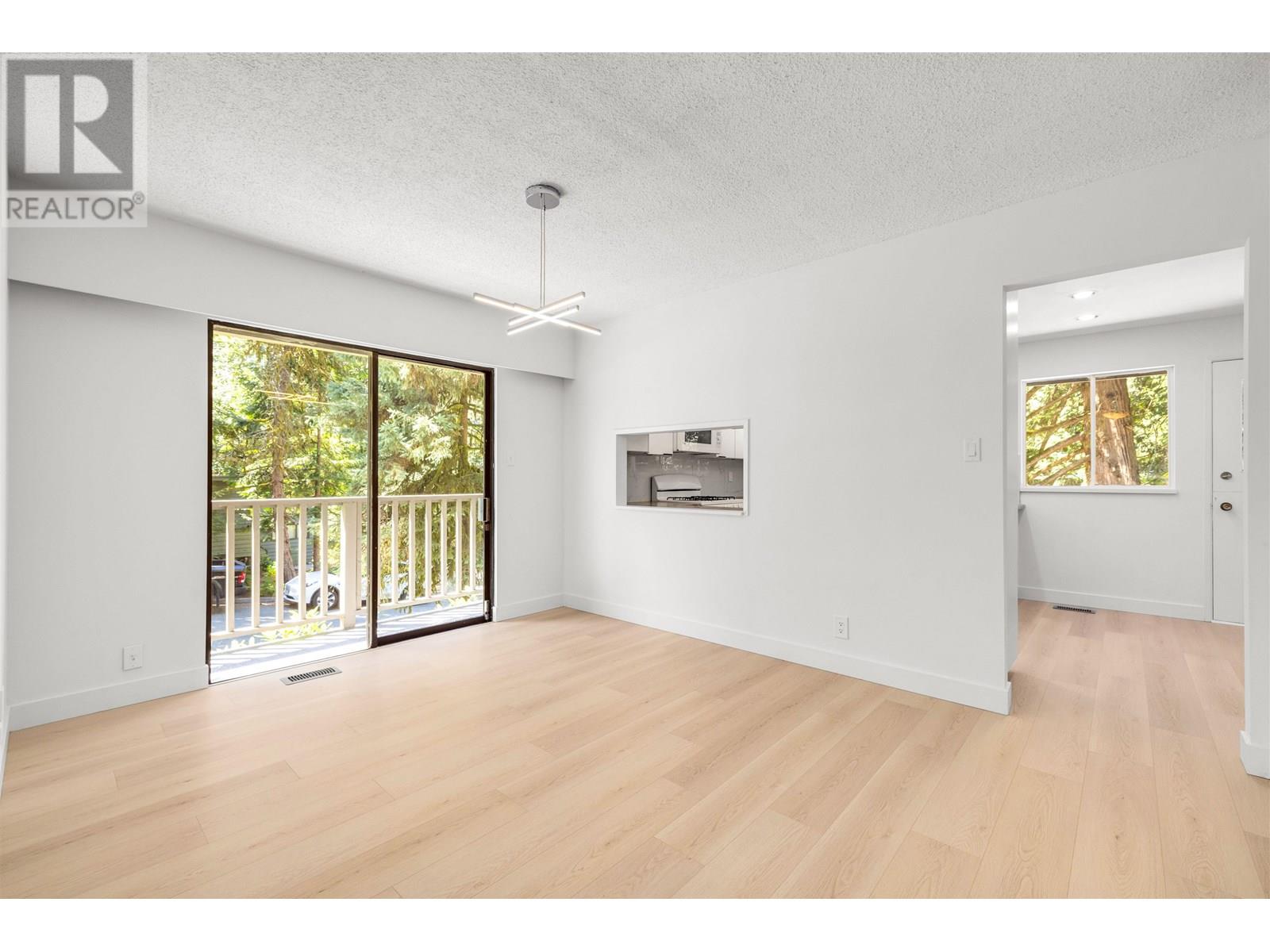 4755 Cove Cliff Road, North Vancouver, British Columbia V7G 1H8 - Photo 7 - R3031901