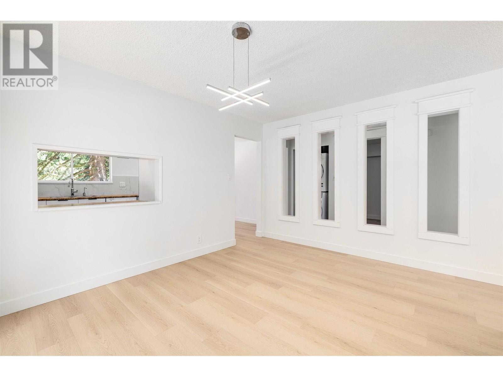 4755 Cove Cliff Road, North Vancouver, British Columbia V7G 1H8 - Photo 10 - R3031901