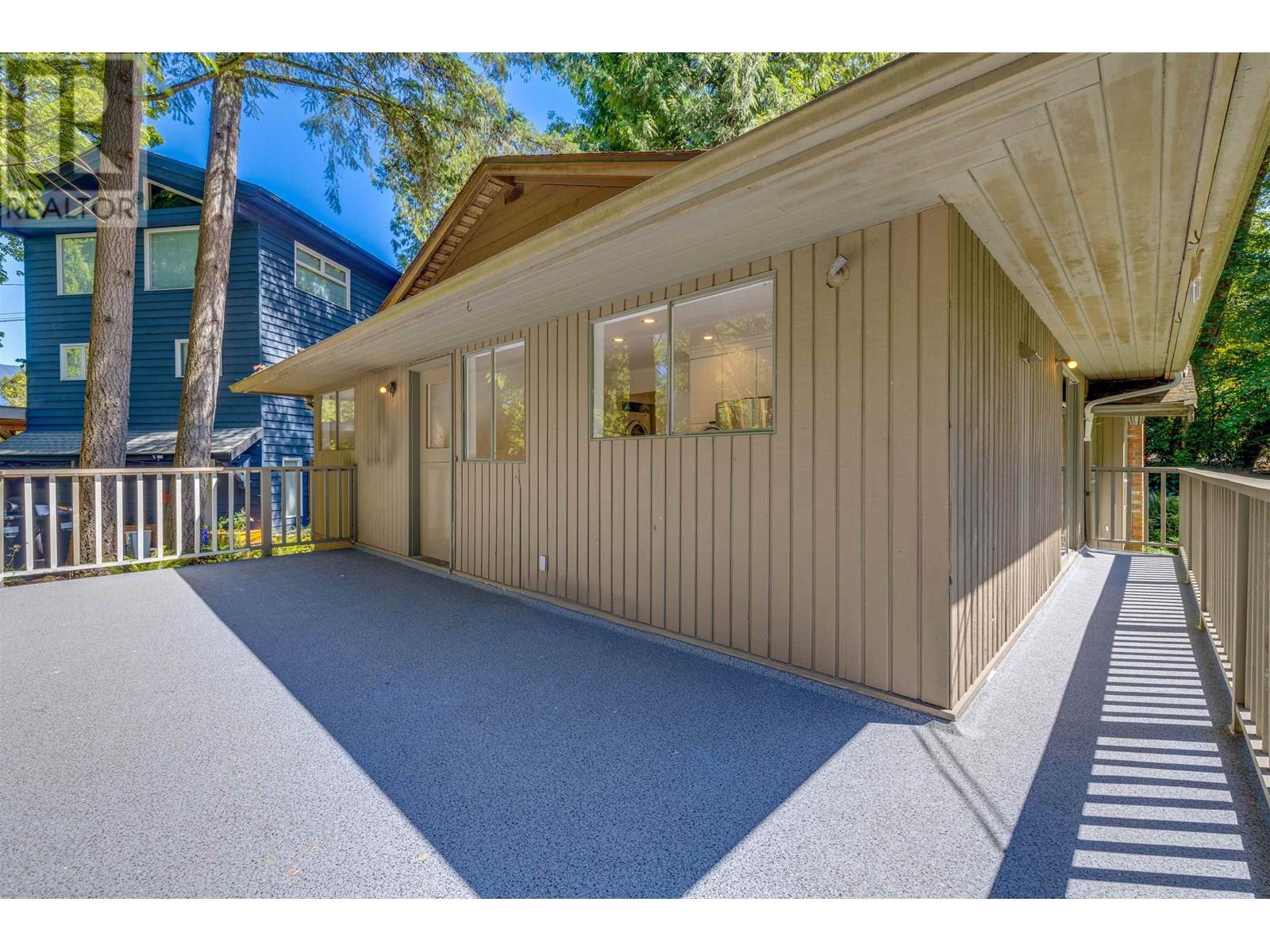 4755 Cove Cliff Road, North Vancouver, British Columbia V7G 1H8 - Photo 24 - R3031901