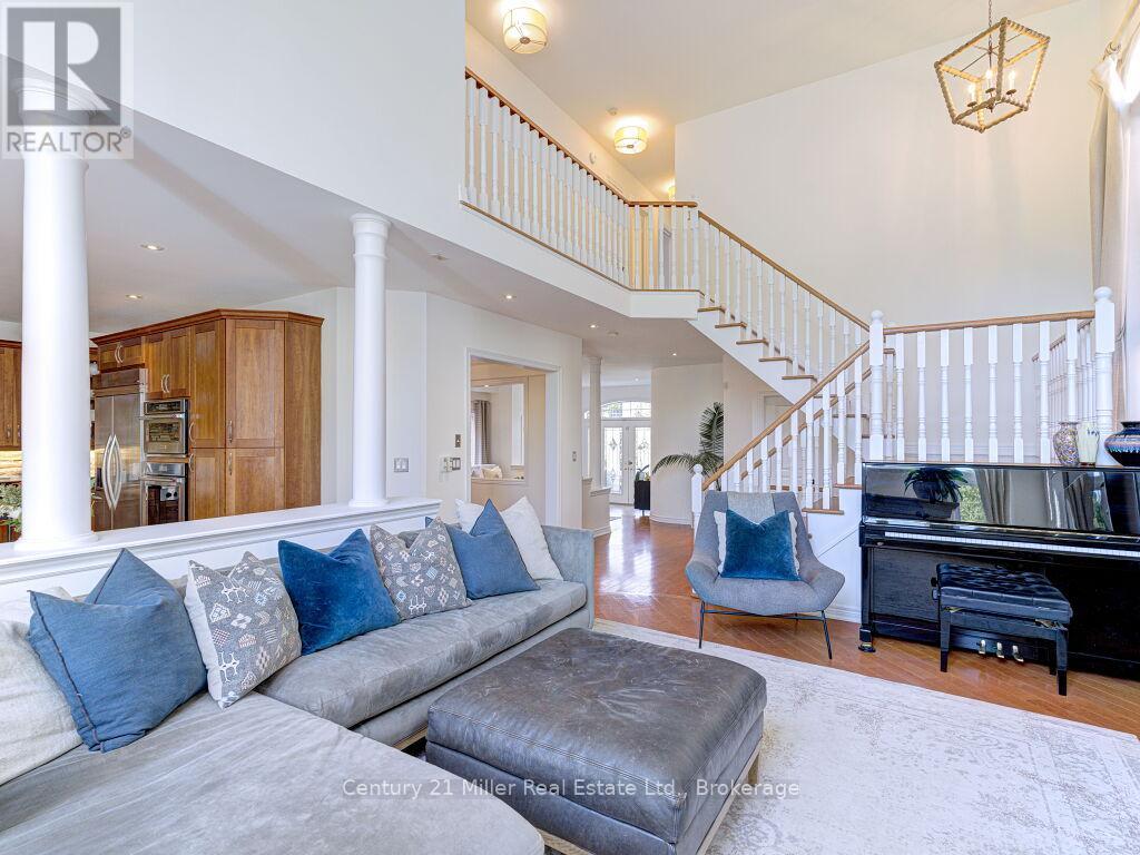 2301 Hertfordshire Way, Oakville, Ontario  L6H 7M5 - Photo 19 - W12293125