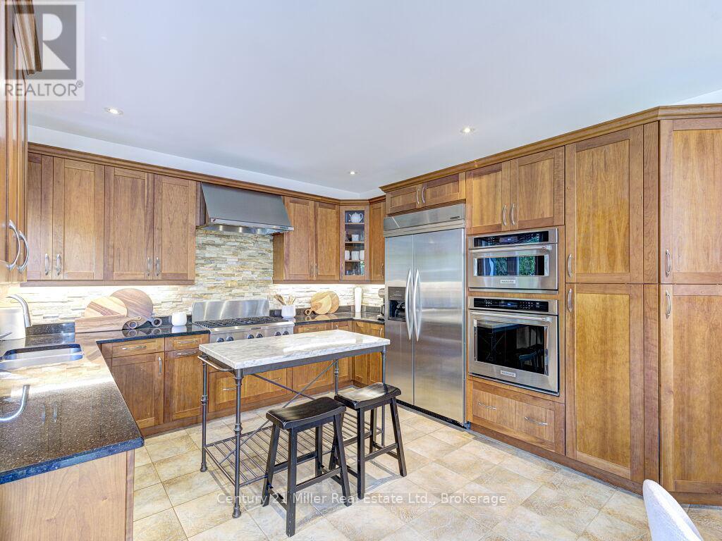 2301 Hertfordshire Way, Oakville, Ontario  L6H 7M5 - Photo 24 - W12293125