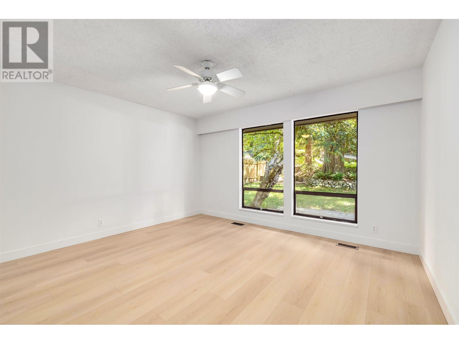 4755 Cove Cliff Road, North Vancouver, British Columbia V7G 1H8 - Photo 15 - R3031901