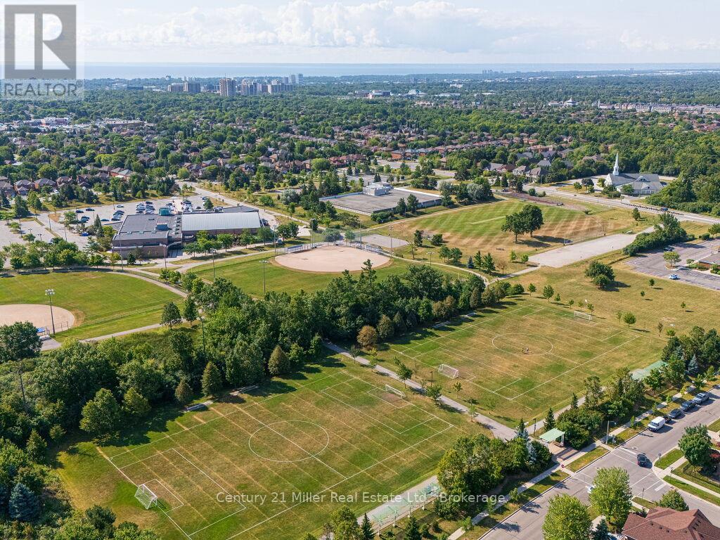 2301 Hertfordshire Way, Oakville, Ontario  L6H 7M5 - Photo 48 - W12293125