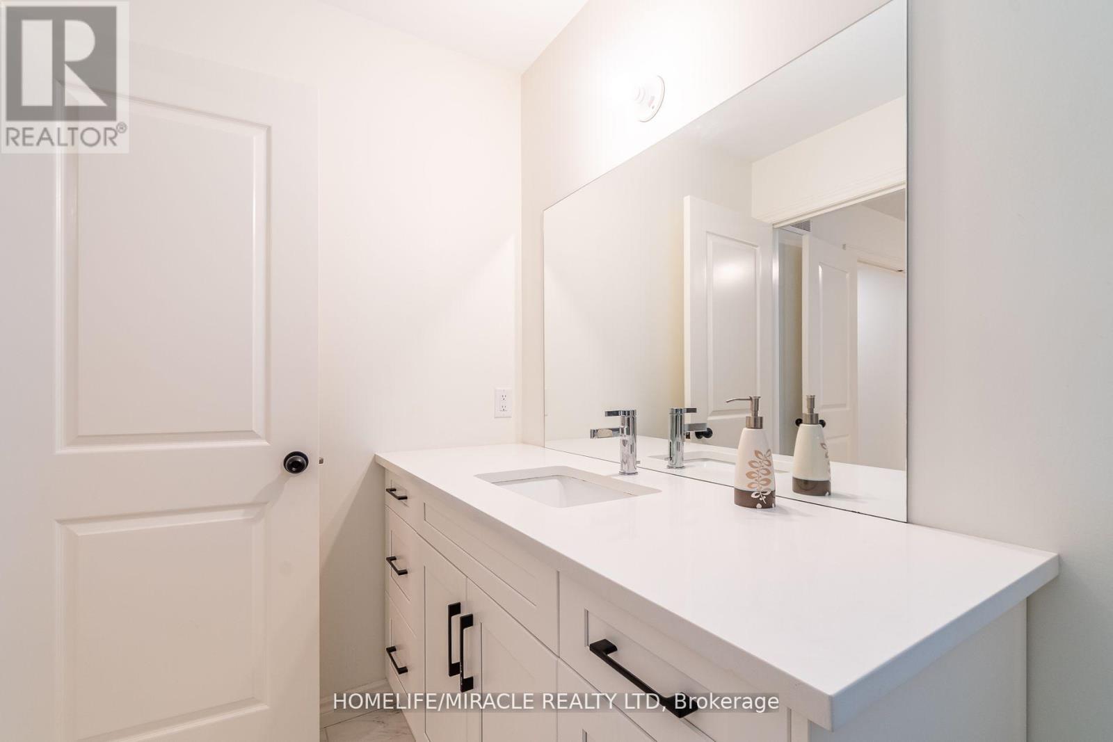 298 Middleton Avenue, London South, Ontario  N6L 0E9 - Photo 13 - X12323208