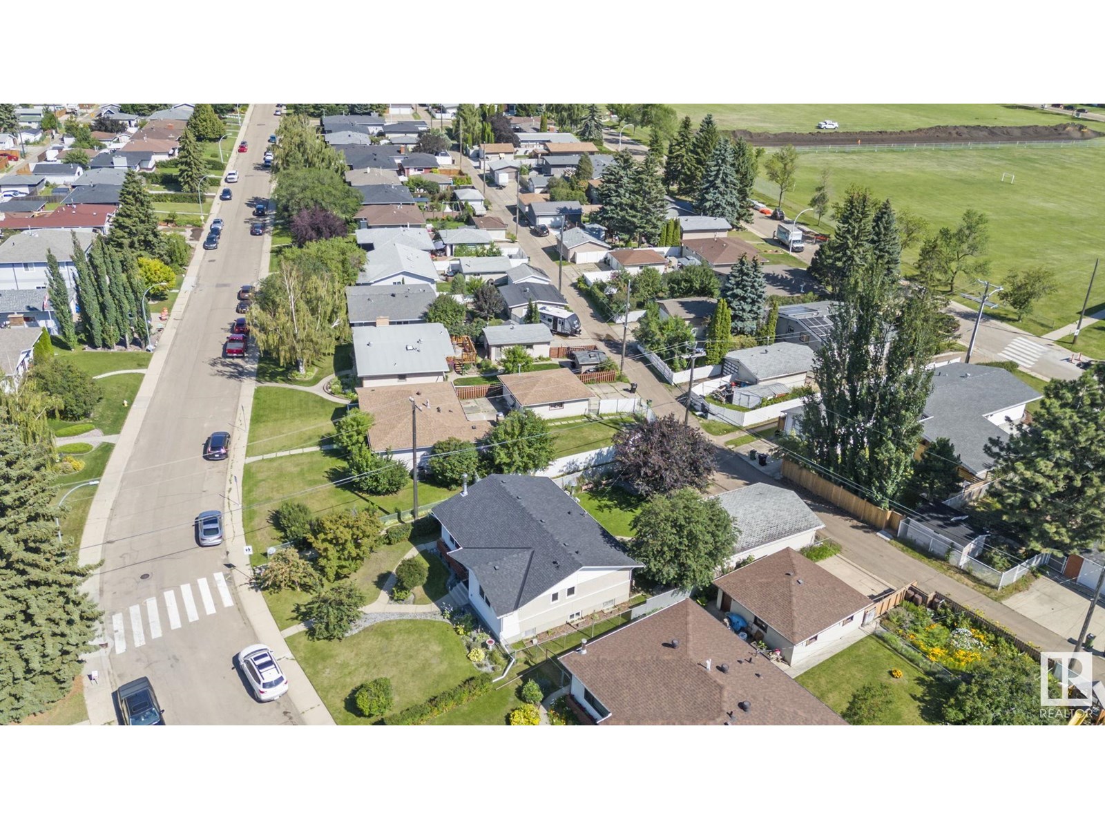 Property at 6607 94A AV NW image 5