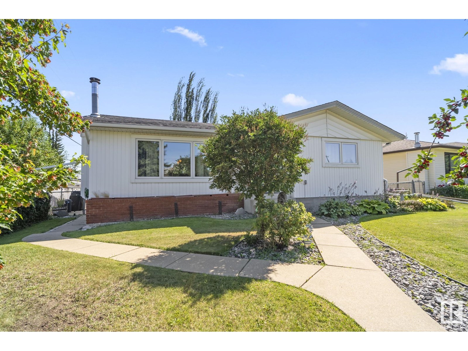 Property at 6607 94A AV NW image 2