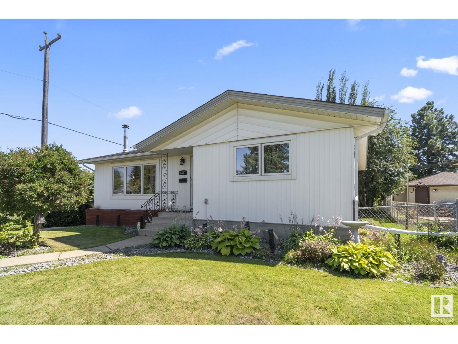Property at 6607 94A AV NW image 3