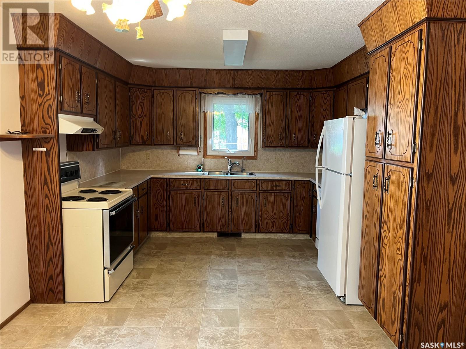 89 1st Street Sw, Wadena, Saskatchewan  S0A 4J0 - Photo 3 - SK014501