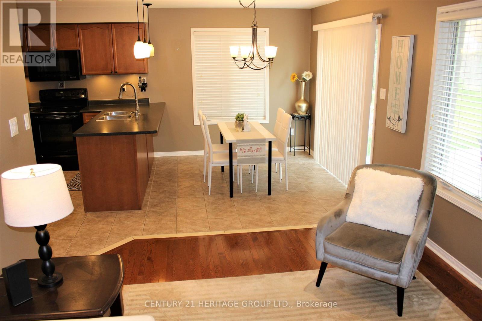 185 River Ridge Boulevard, Aurora, Ontario L4G 7T7 - Photo 9 - N12321655