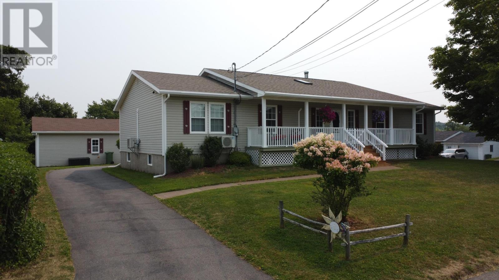 Property at 333 Queen Street image 2