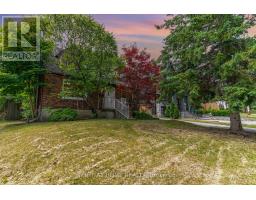 45 YORKVIEW DRIVE S, Toronto, Ontario