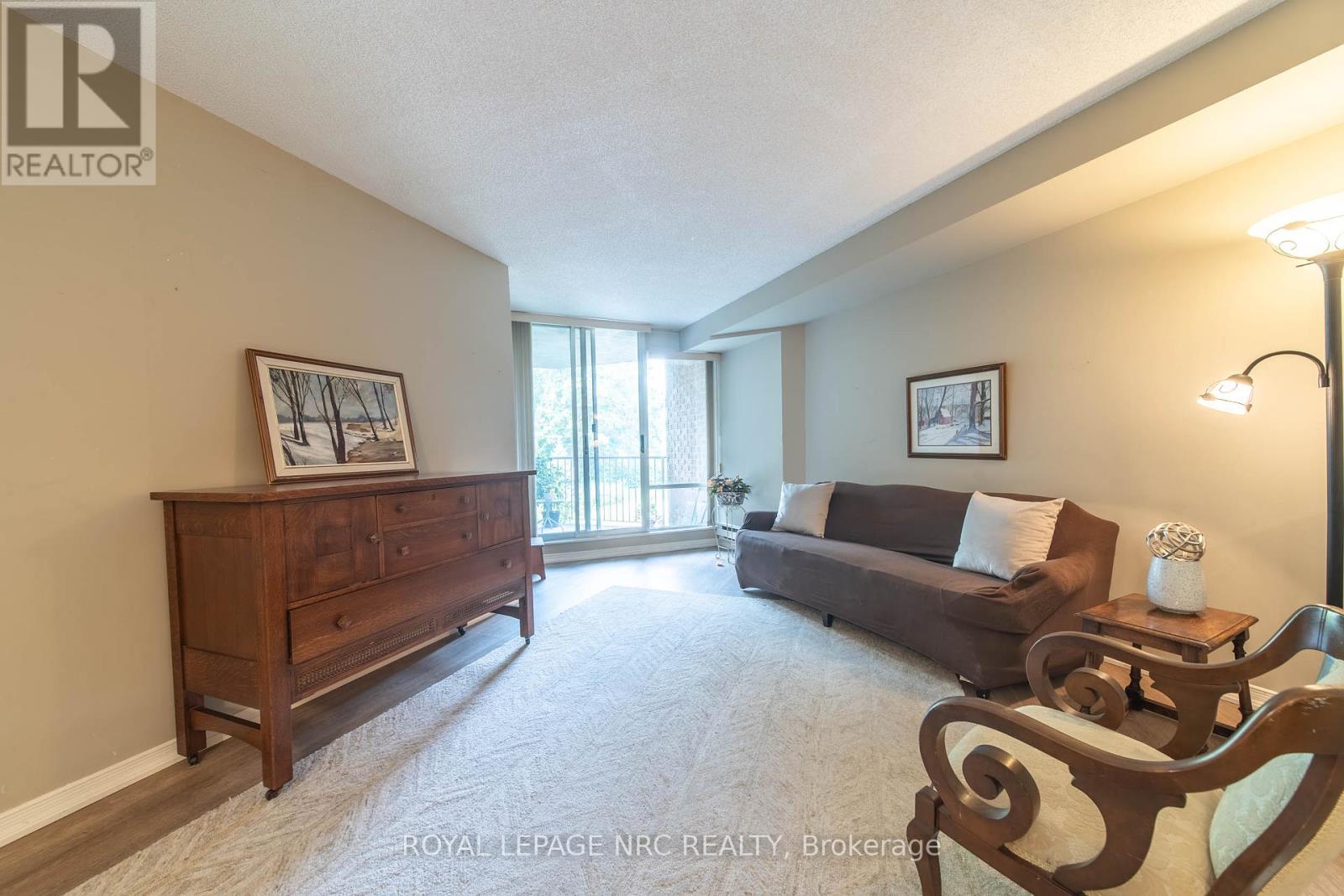 203 - 8111 Forest Glen Drive, Niagara Falls, Ontario  L2H 2Y7 - Photo 6 - X12319872