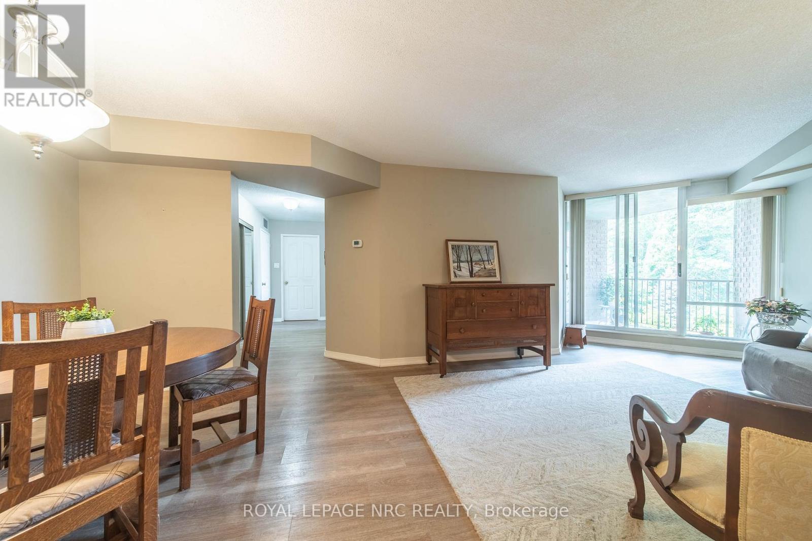 203 - 8111 Forest Glen Drive, Niagara Falls, Ontario  L2H 2Y7 - Photo 7 - X12319872