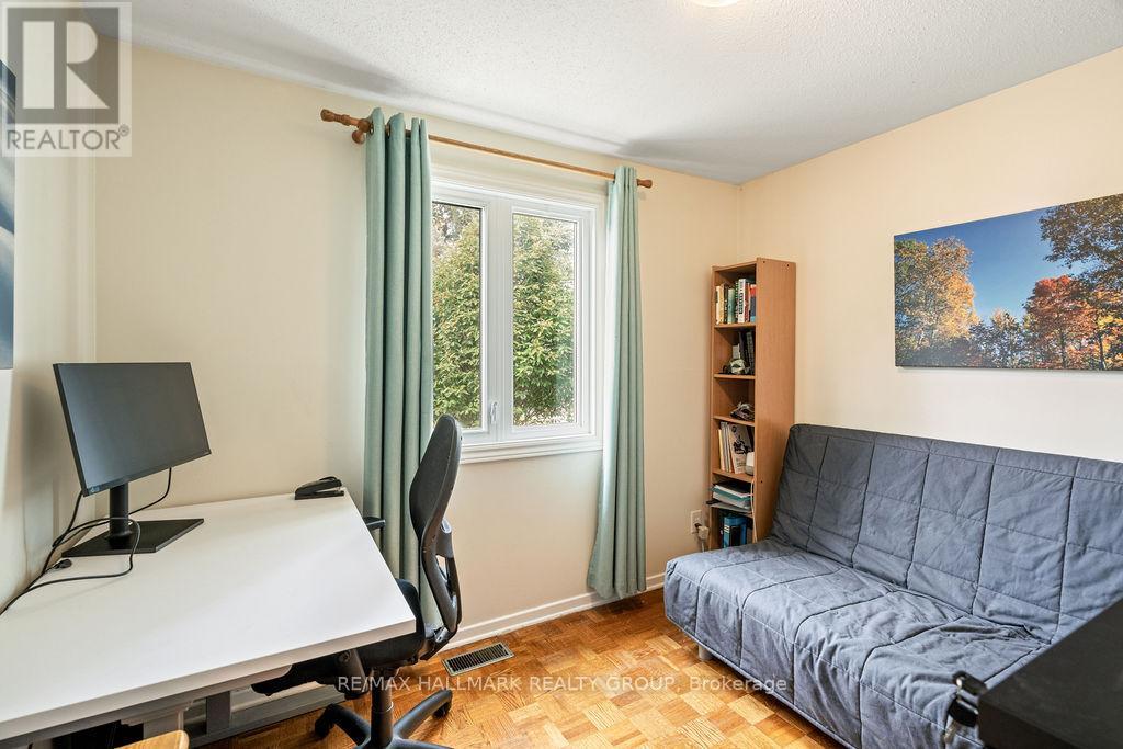 2051 Kings Grove Crescent, Ottawa, Ontario  K1J 6E9 - Photo 17 - X12323301
