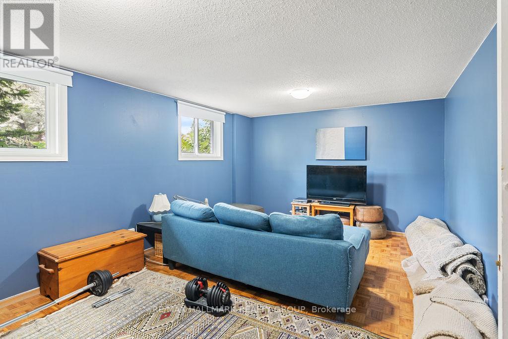 2051 Kings Grove Crescent, Ottawa, Ontario  K1J 6E9 - Photo 23 - X12323301