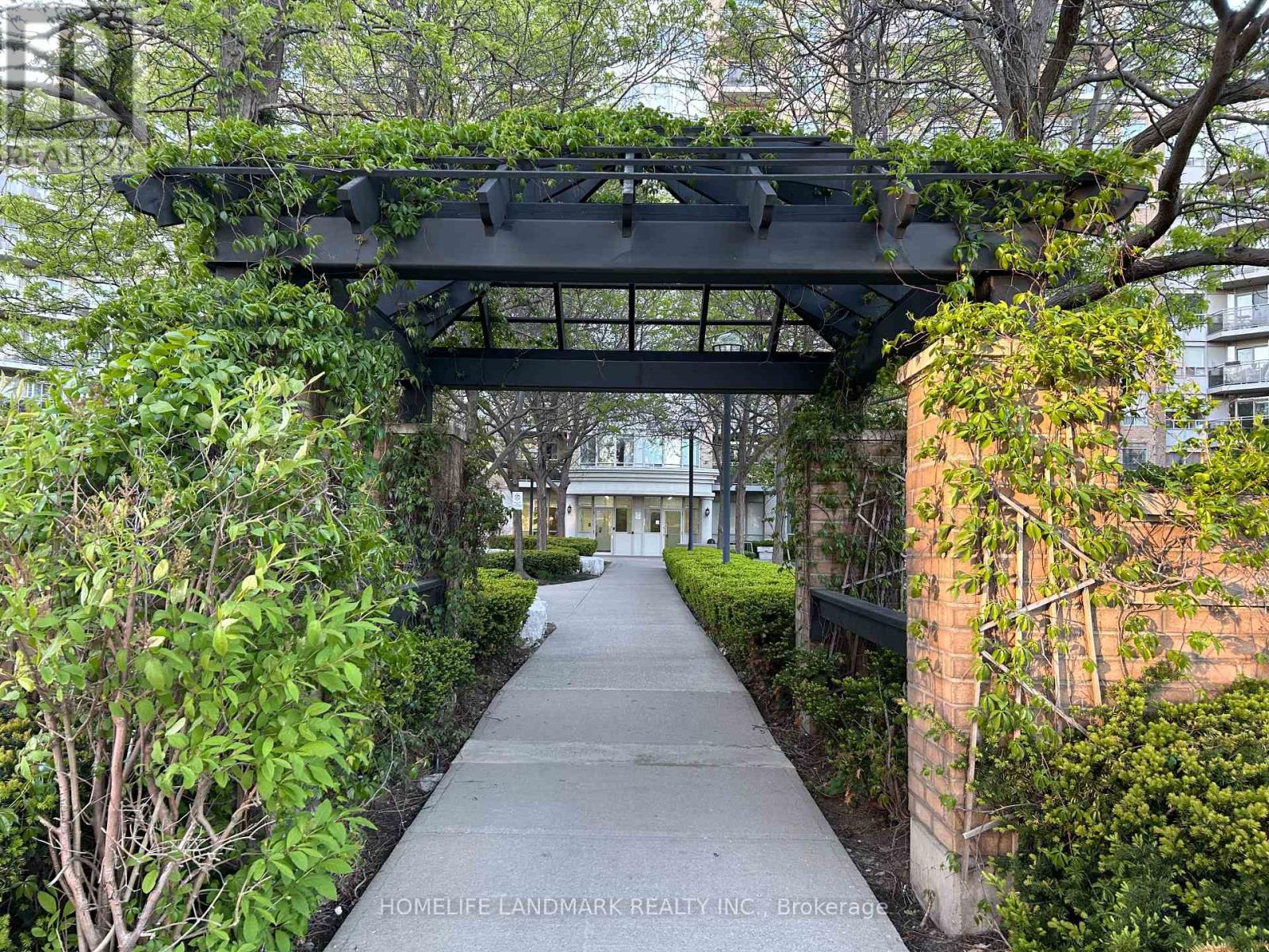 Property at 314 - 650 LAWRENCE AVENUE W image 1