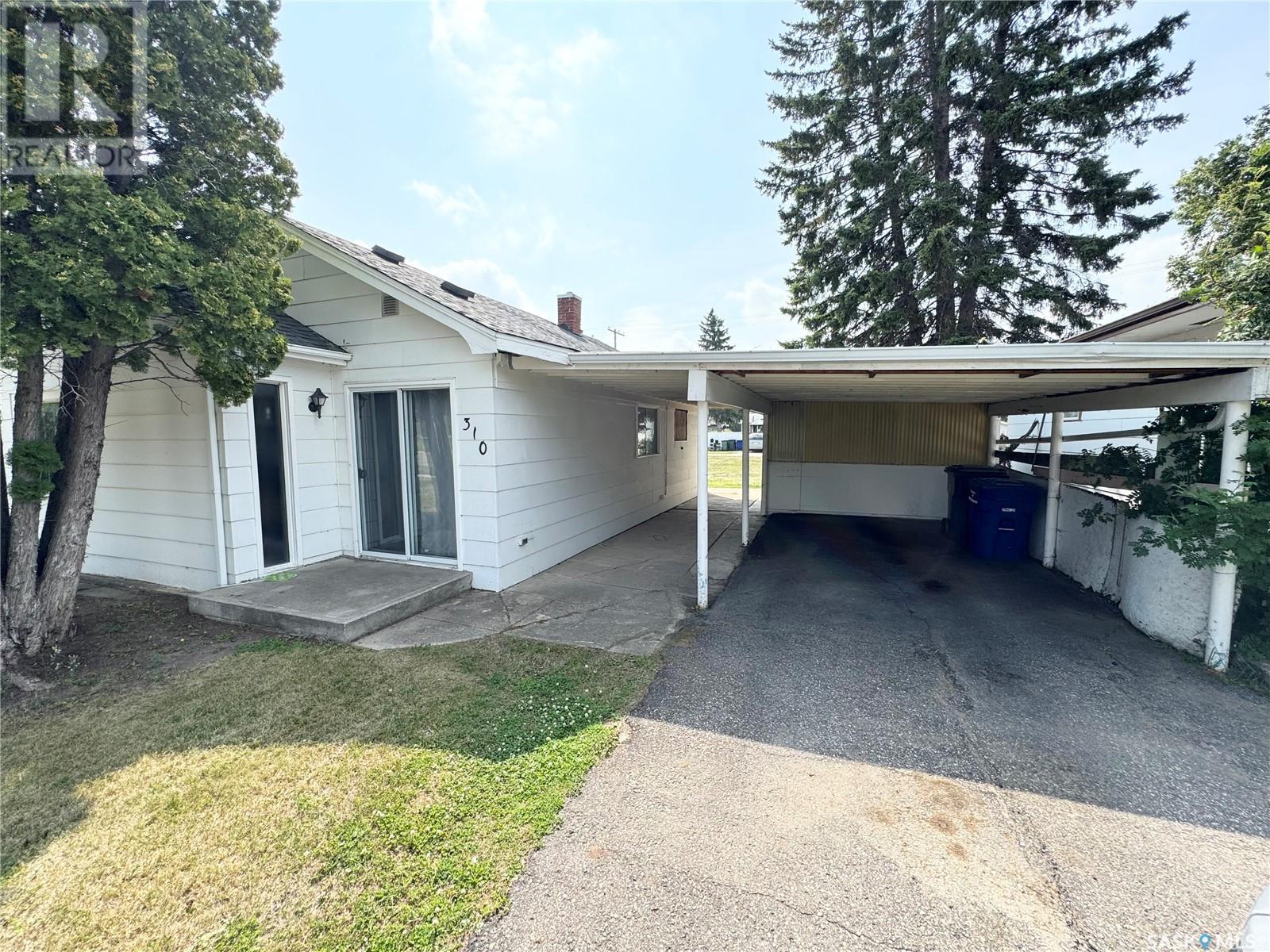 310 Maple Road E, Nipawin, Saskatchewan  S0E 1E0 - Photo 2 - SK014578