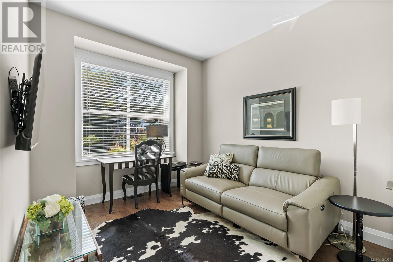 Property at 8 1295 Kingsview Rd image 5
