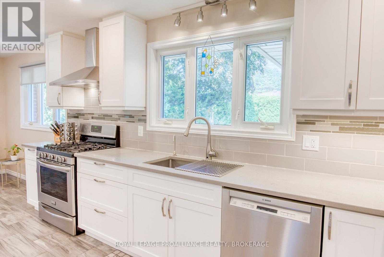 59 Fairway Hill Crescent, Kingston, Ontario  K7M 2B3 - Photo 19 - X12315475