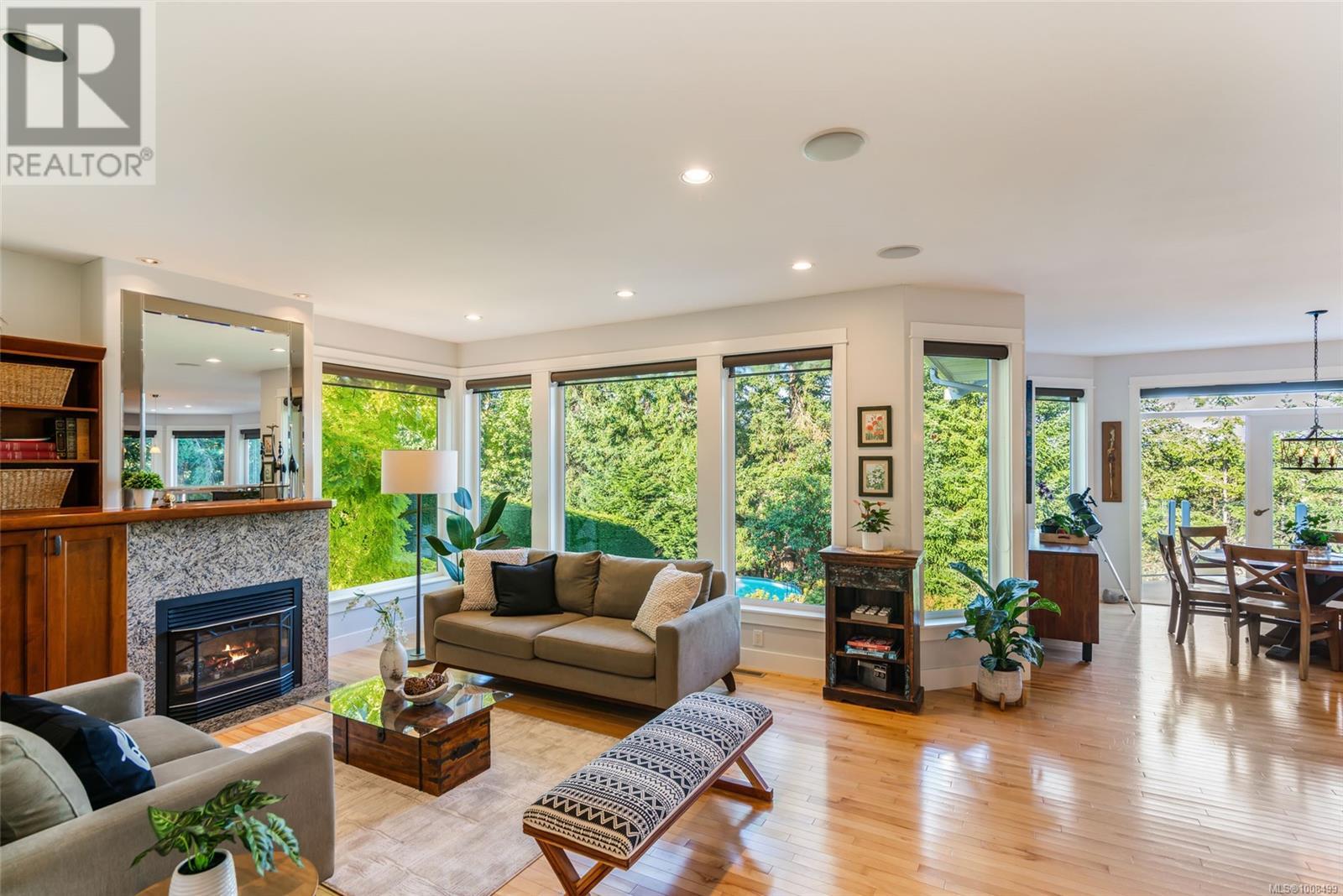 Property at 3557 Collingwood Dr image 4