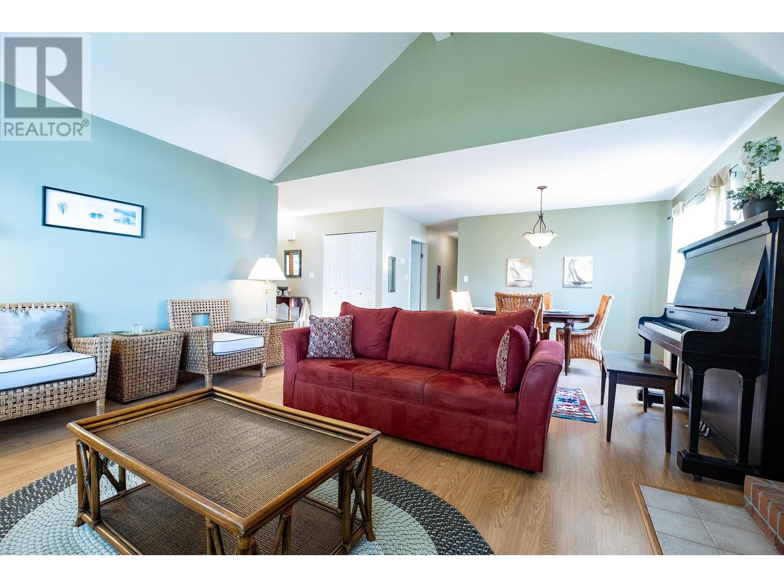 5462 KENSINGTON ROAD, Sechelt, British Columbia