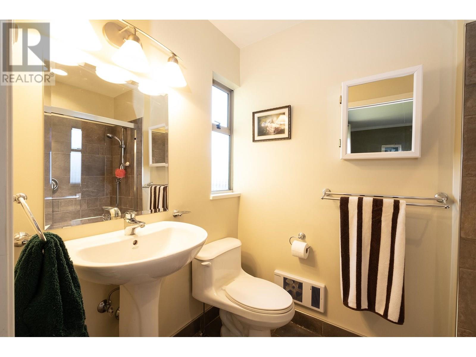 5462 Kensington Road, Sechelt, British Columbia  V7Z 0N9 - Photo 15 - R3033245