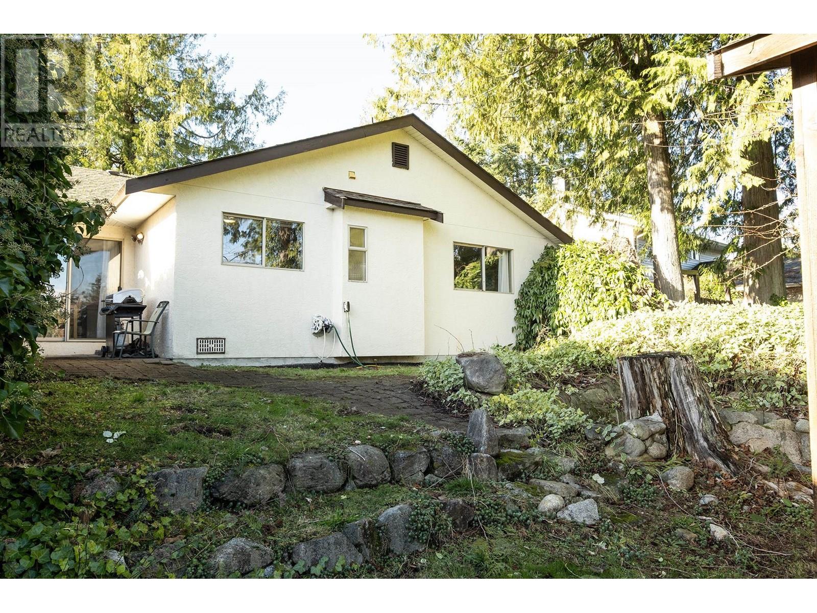 5462 Kensington Road, Sechelt, British Columbia  V7Z 0N9 - Photo 23 - R3033245