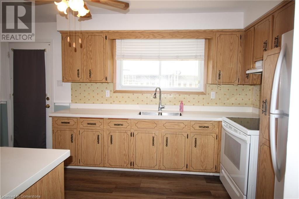 4 Purnell Drive, Hamilton, Ontario  L9C 4X9 - Photo 6 - 40753863