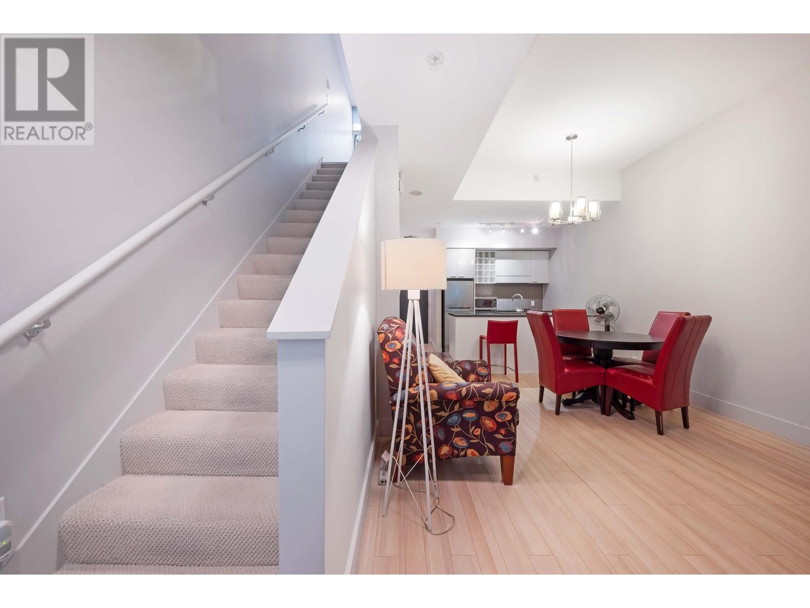 Property at 682 CITADEL PARADE image 2