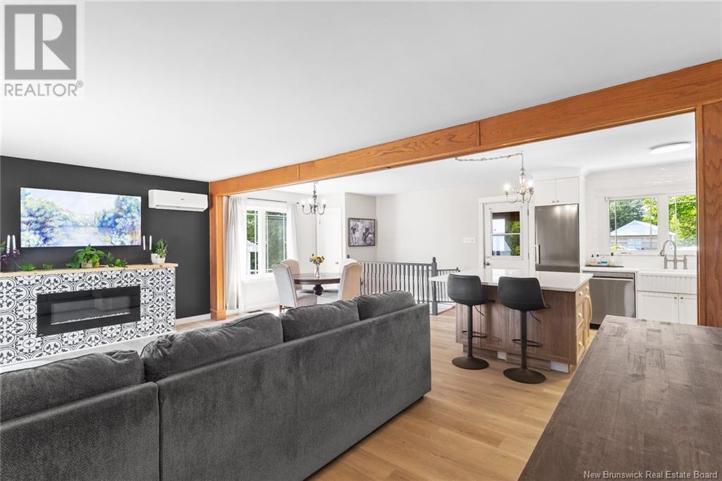 Property at 113 Crocket Street image 4