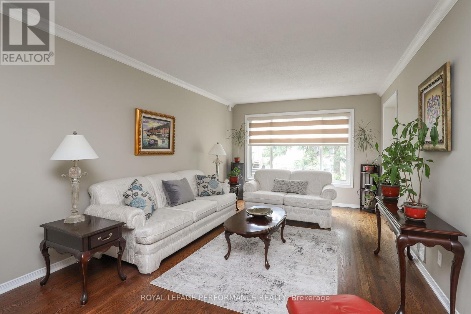 Property at 104 STONEBRIAR DRIVE image 5
