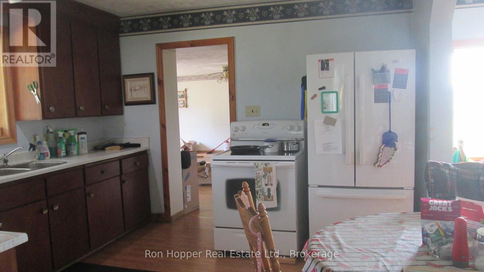 73 Boat Lake Road, South Bruce Peninsula, Ontario  N0H 2T0 - Photo 11 - X12323378