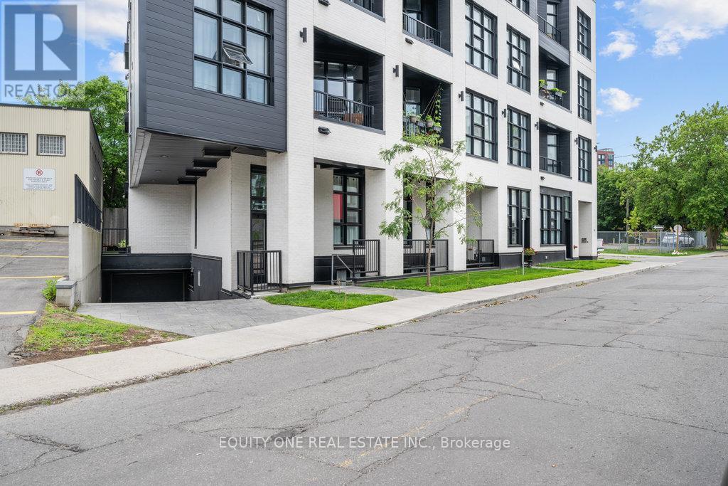105 - 101 Pinhey Street, Ottawa, Ontario  K1Y 1T7 - Photo 4 - X12323384