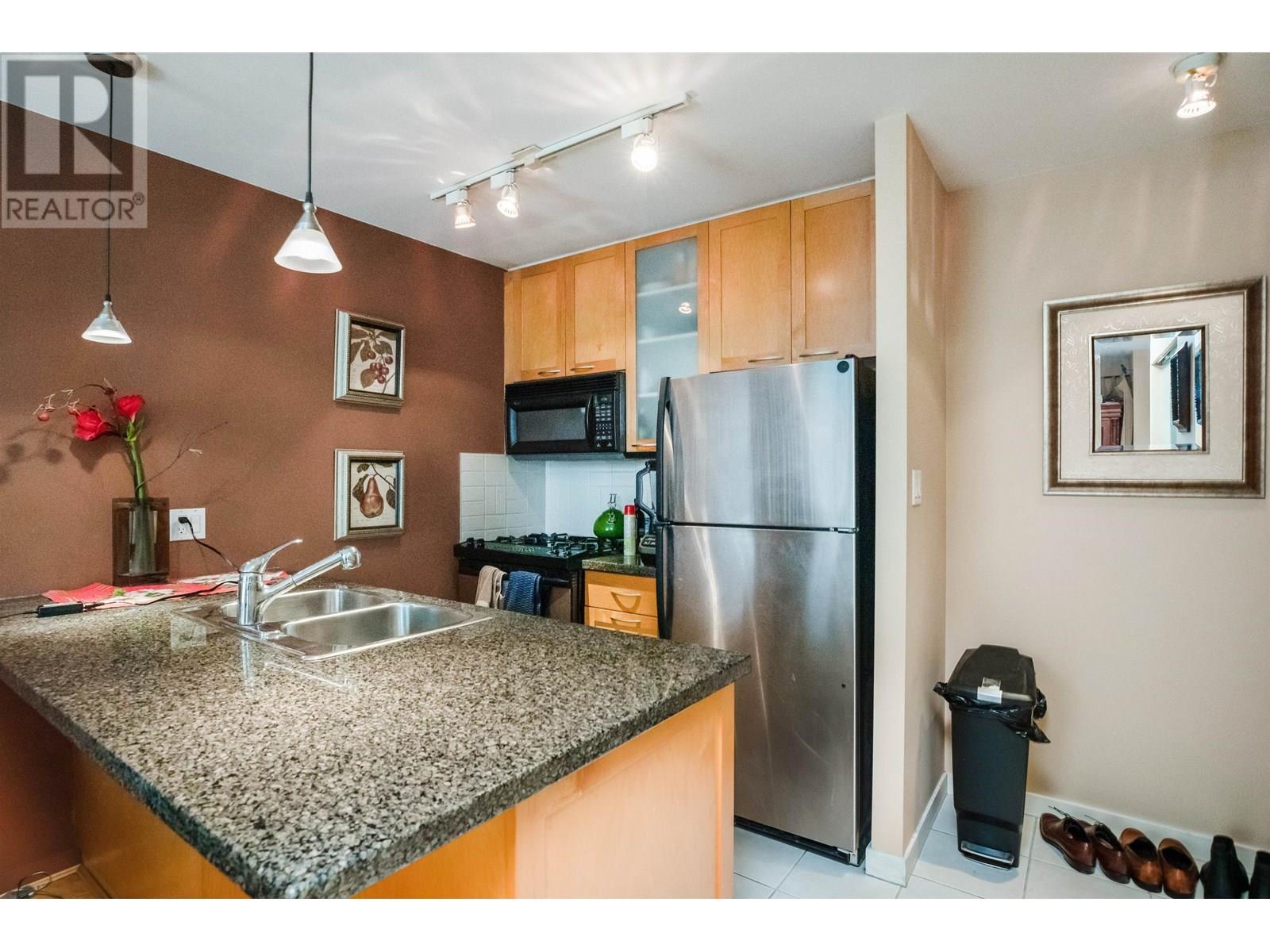 708 989 Richards, Vancouver, British Columbia  V6B 0L2 - Photo 11 - R3033256