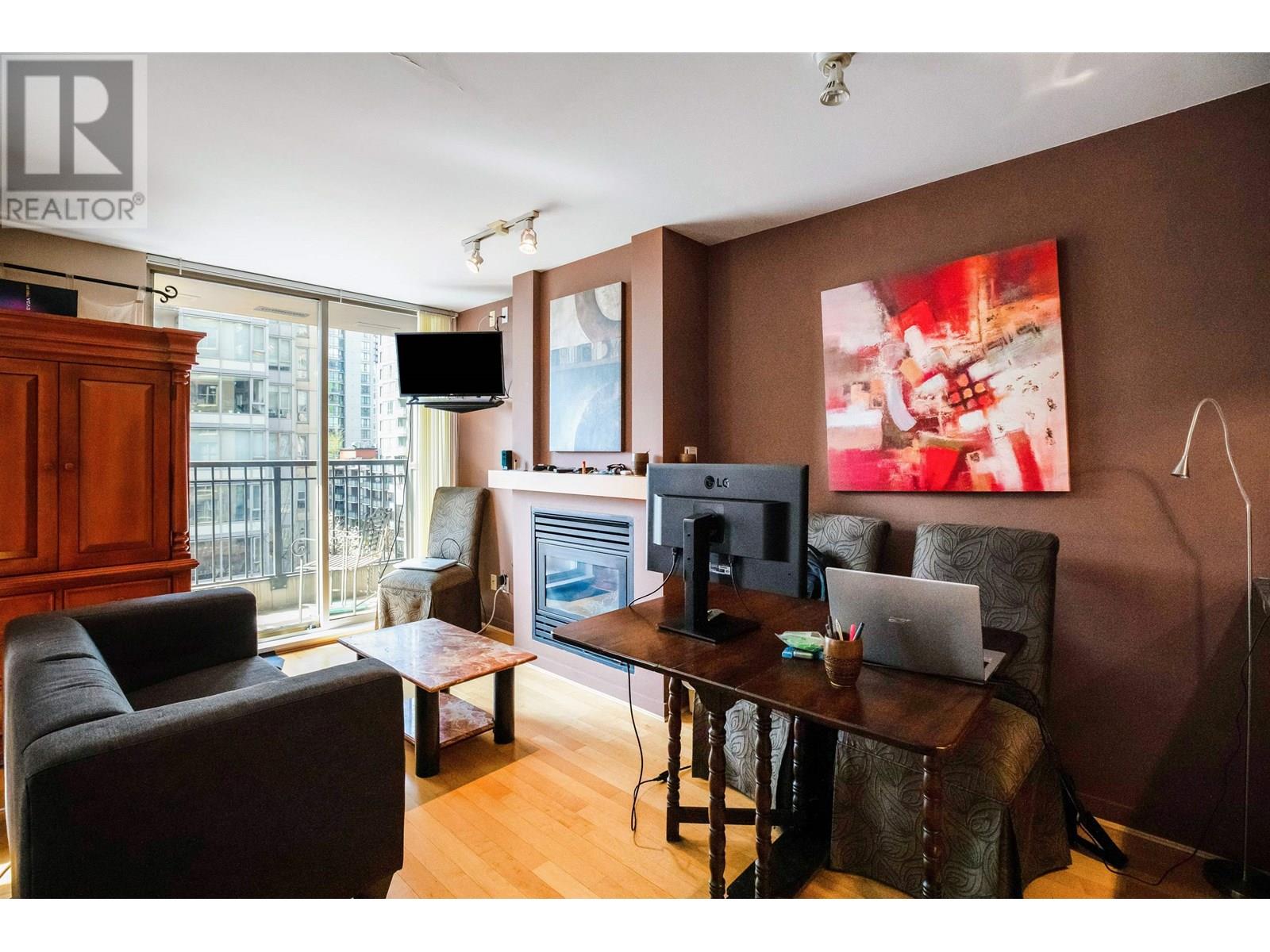 708 989 Richards, Vancouver, British Columbia  V6B 0L2 - Photo 3 - R3033256