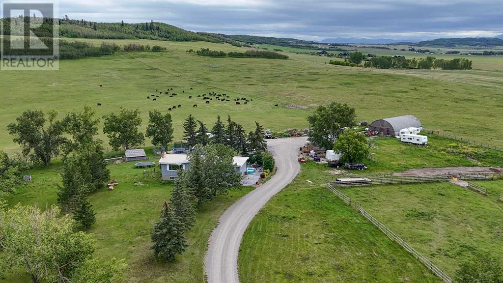70029 7 Highway W, Rural Foothills County, Alberta  T1S 1A2 - Photo 2 - A2240295