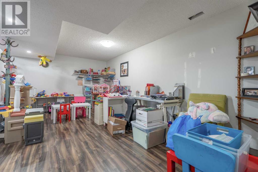70029 7 Highway W, Rural Foothills County, Alberta  T1S 1A2 - Photo 25 - A2240295