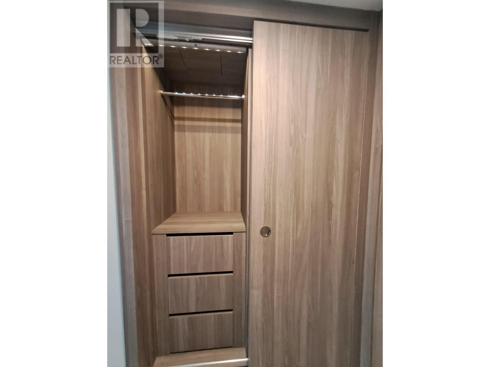 Listing Picture 14 of 23 : 720 433 SW MARINE DRIVE, Vancouver / 溫哥華 - 魯藝地產 Yvonne Lu Group - MLS Medallion Club Member