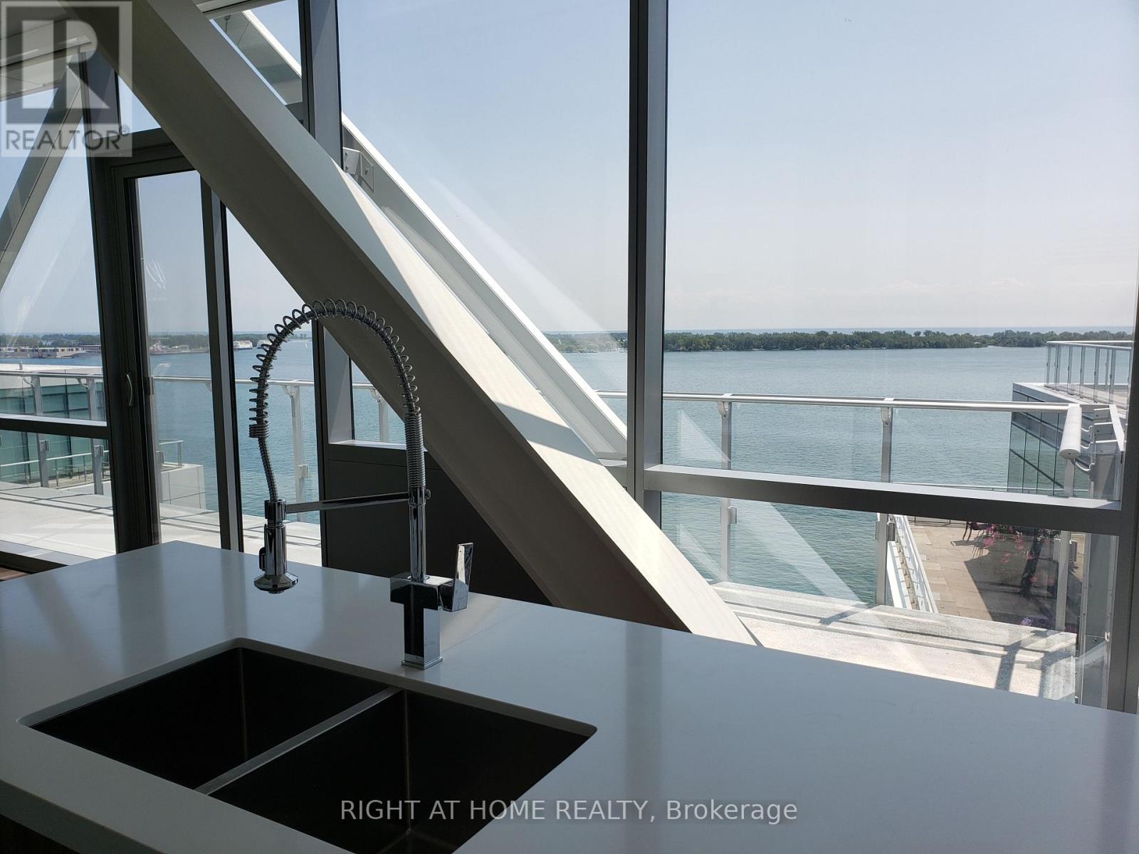1304 - 29 Queens Quay E, Toronto, Ontario  M5E 0A4 - Photo 15 - C12323430