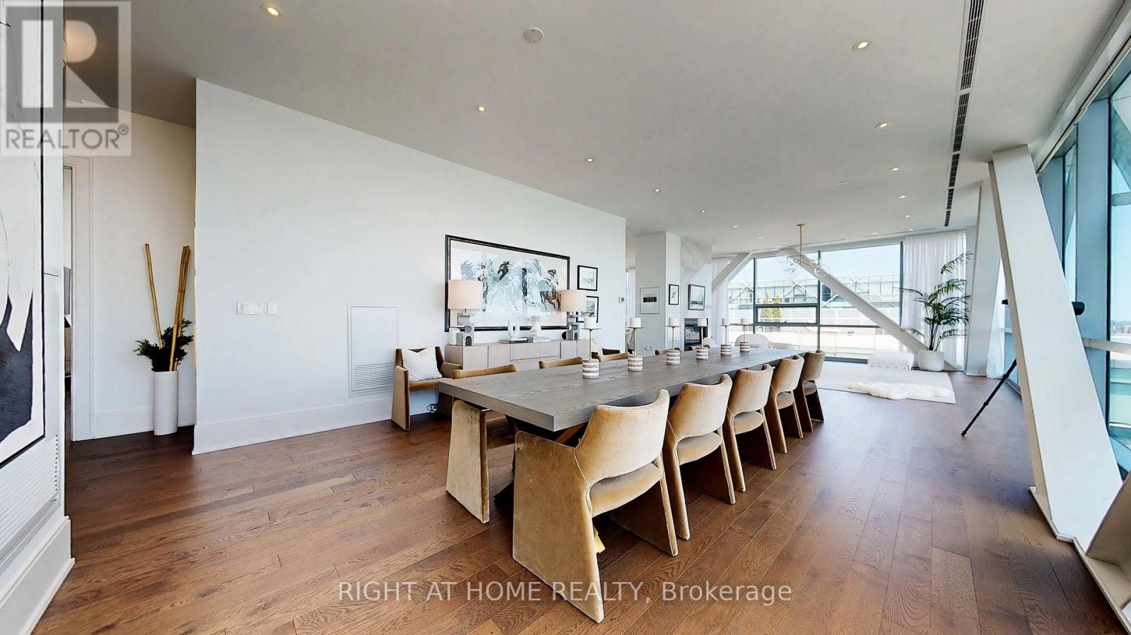 1304 - 29 Queens Quay E, Toronto, Ontario  M5E 0A4 - Photo 11 - C12323430