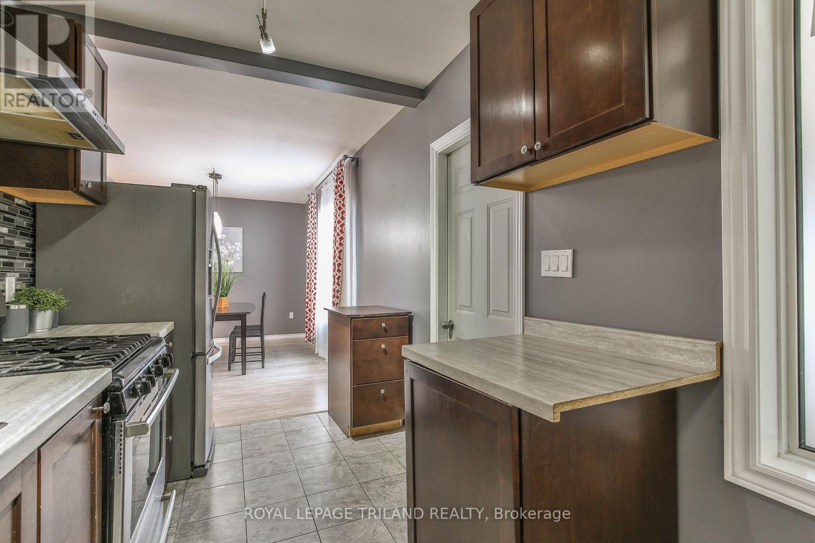 812 Adelaide Street N, London East, Ontario  N5Y 2L9 - Photo 14 - X12323505