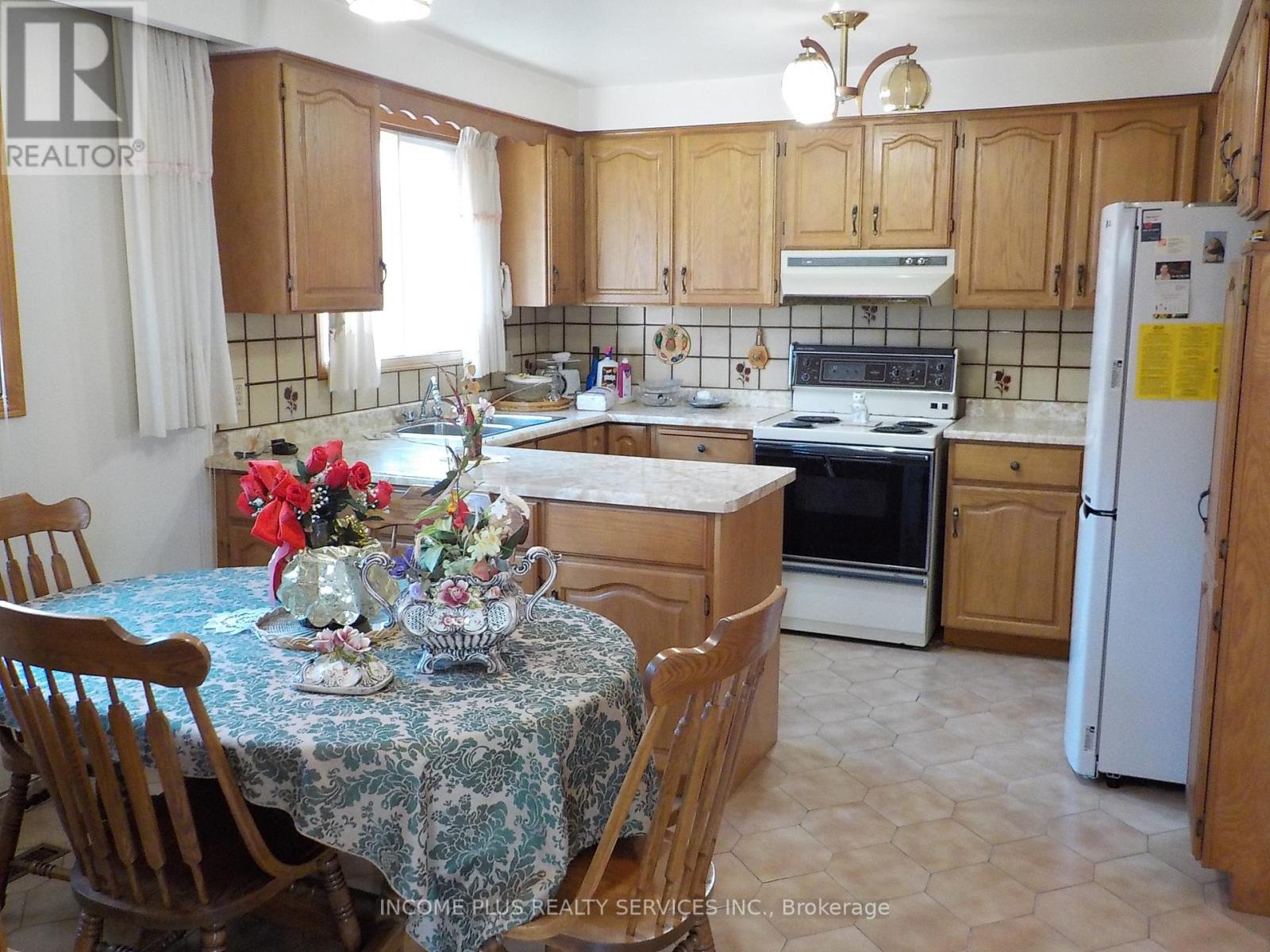Property at 335 RANEE AVENUE image 5