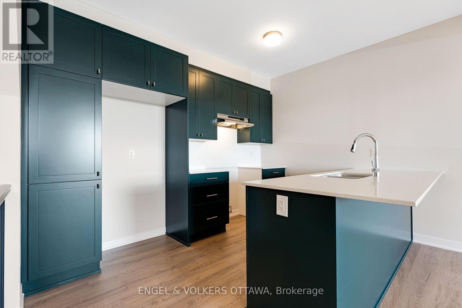 328 Catsfoot Walk, Ottawa, Ontario  K2J 7G7 - Photo 10 - X12323535