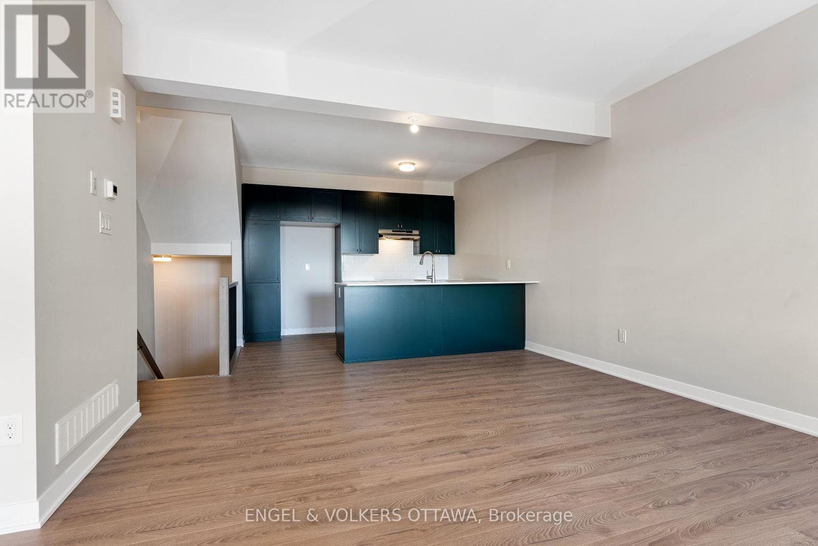 328 Catsfoot Walk, Ottawa, Ontario  K2J 7G7 - Photo 11 - X12323535