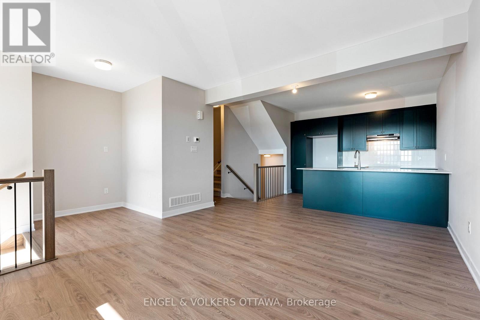 328 Catsfoot Walk, Ottawa, Ontario  K2J 7G7 - Photo 12 - X12323535