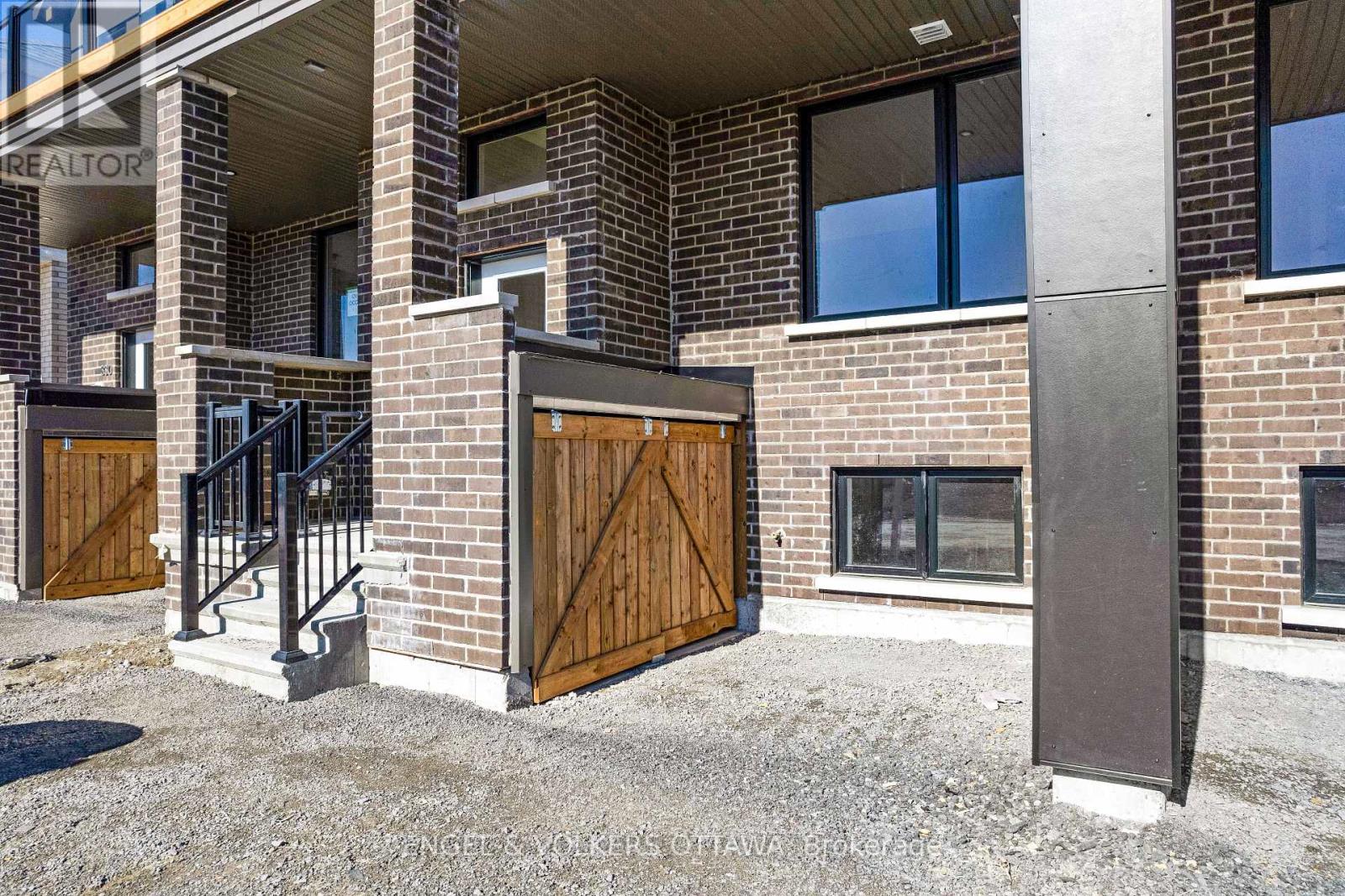Property at 328 CATSFOOT WALK image 2